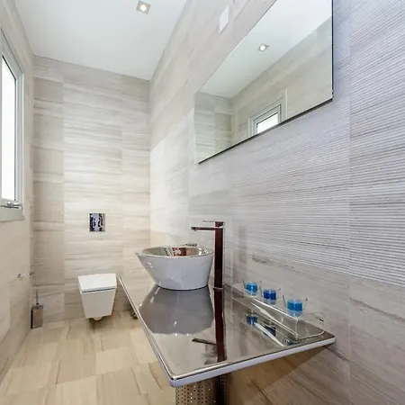 Bay View Villa *